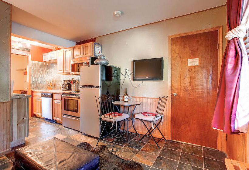 فندق Park Meadows Lodge