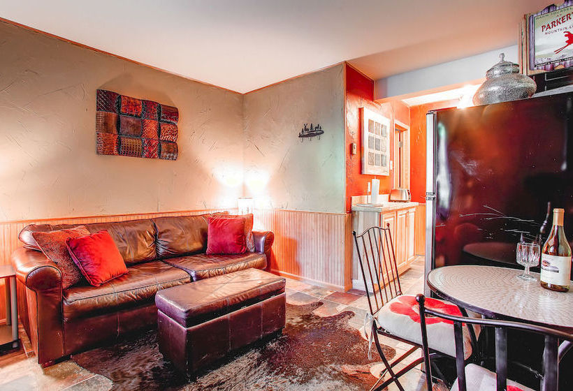 فندق Park Meadows Lodge