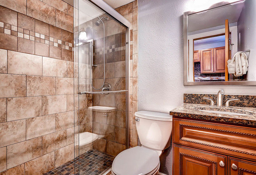 فندق Park Meadows Lodge