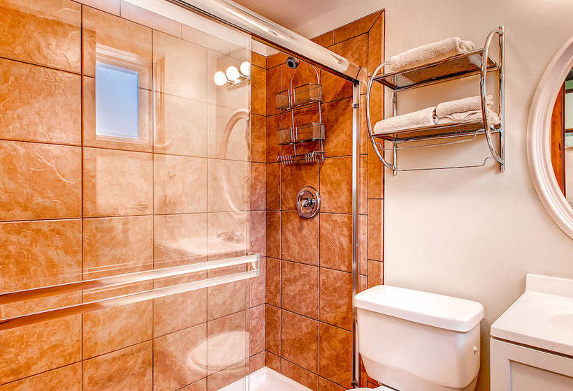 فندق Park Meadows Lodge