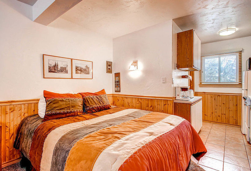 فندق Park Meadows Lodge