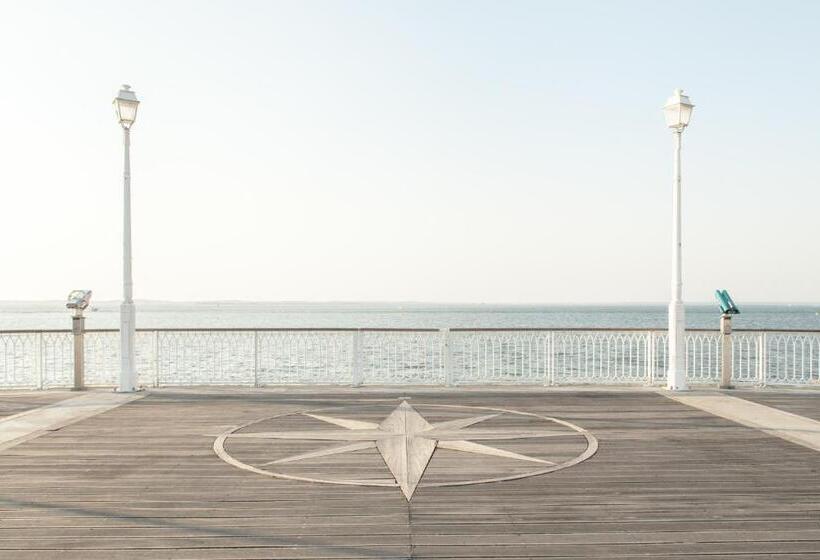 Отель Best Western Arcachon Le Port