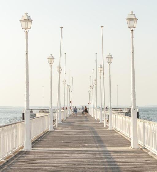 Отель Best Western Arcachon Le Port