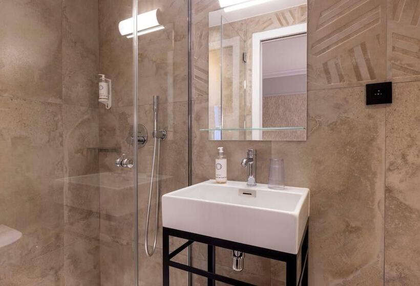 Szálloda Grand Hôtel Lévêque