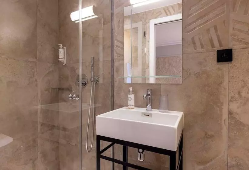 هتل Grand Hôtel Lévêque