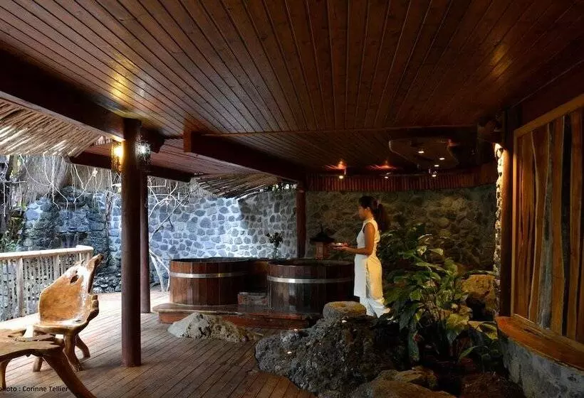 هتل Lodge Roche Tamarin