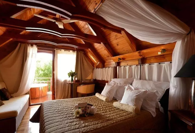 هتل Lodge Roche Tamarin
