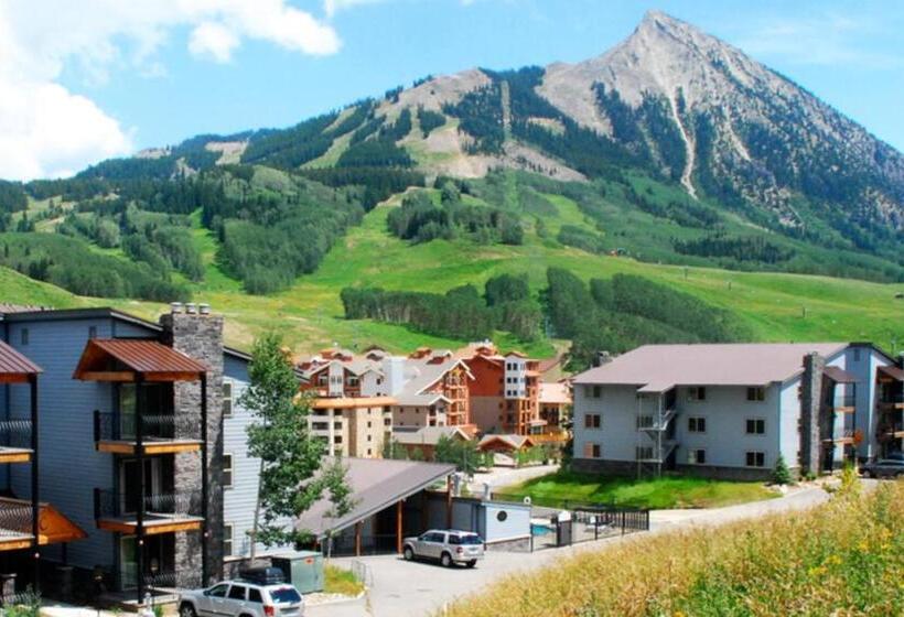 Отель Majestic Chateaux