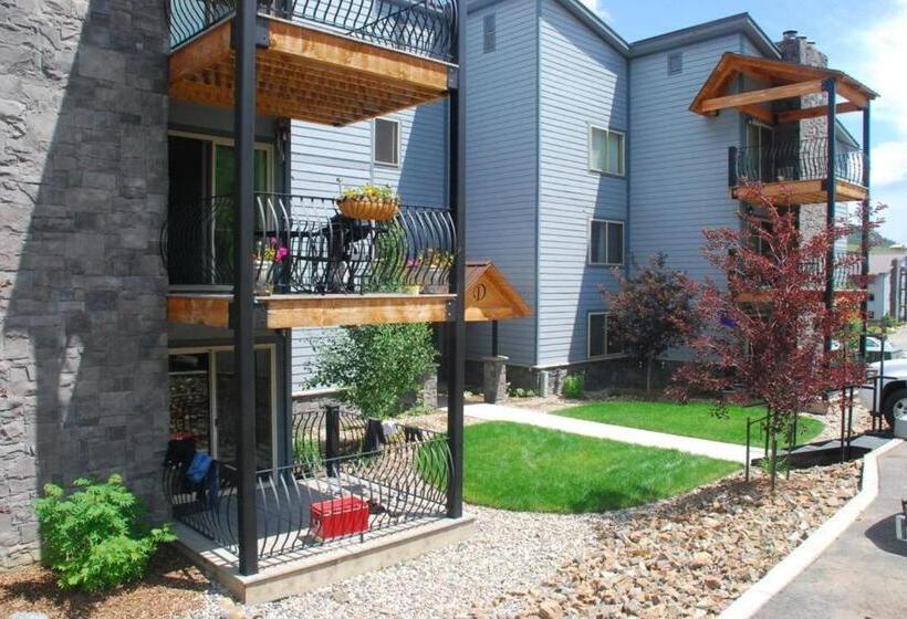 Отель Majestic Chateaux