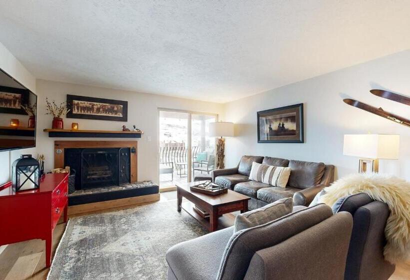 Отель Majestic Chateaux