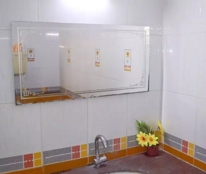 ホテル Mallika Residency