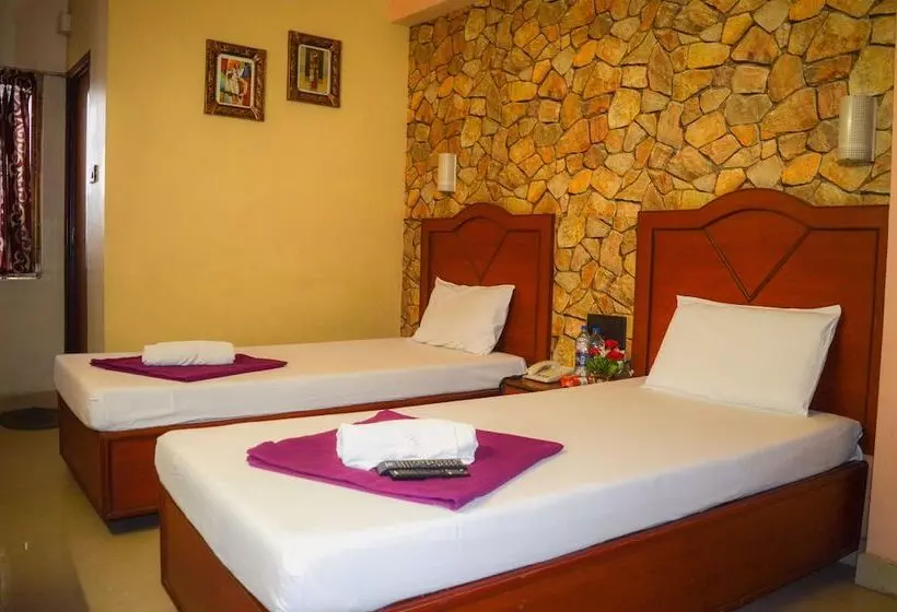 ホテル Mallika Residency