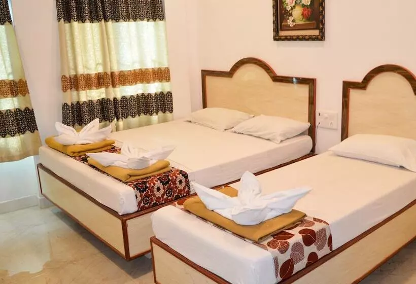 ホテル Mallika Residency