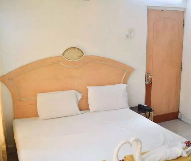 ホテル Mallika Residency