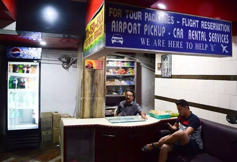 ホテル Mallika Residency