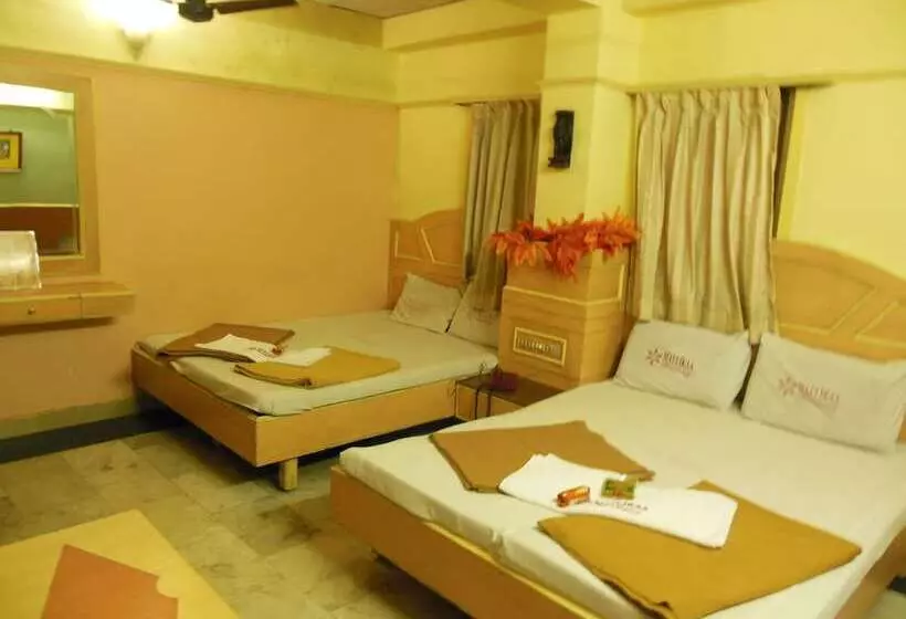 ホテル Mallika Residency