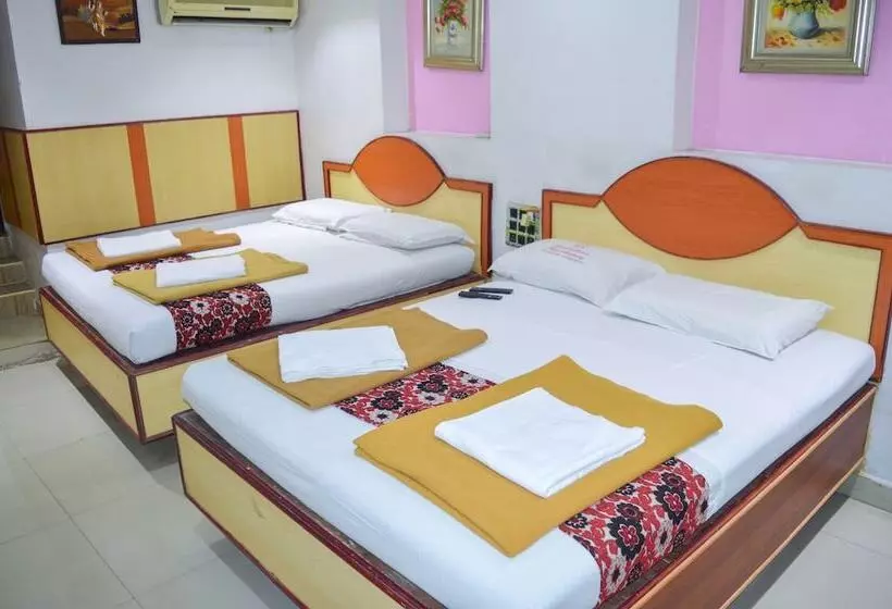 ホテル Mallika Residency