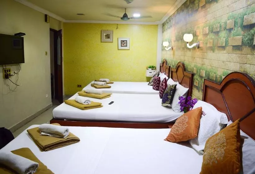 ホテル Mallika Residency