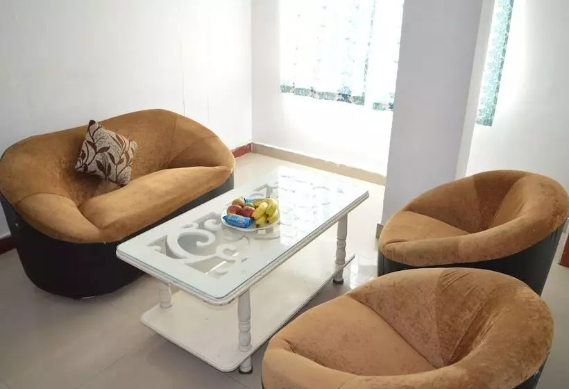 ホテル Mallika Residency