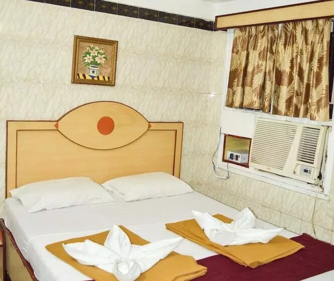 ホテル Mallika Residency