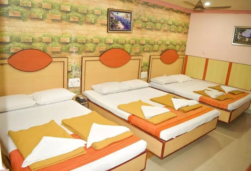 ホテル Mallika Residency