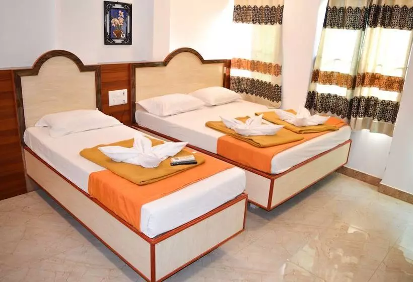 ホテル Mallika Residency