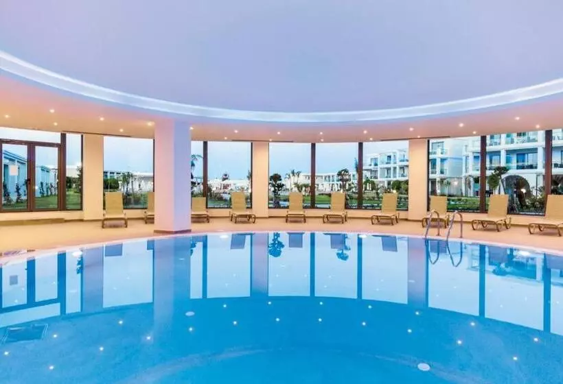 酒店 Asterias Beach Resort