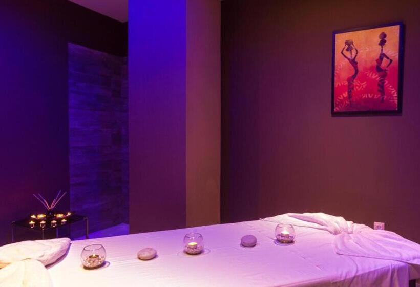 ホテル Asterias Beach Resort