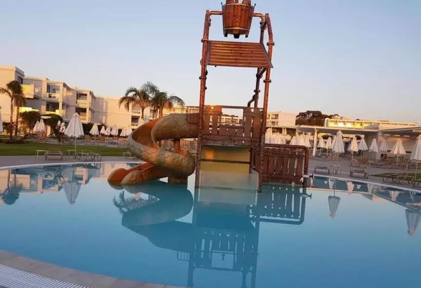 酒店 Asterias Beach Resort