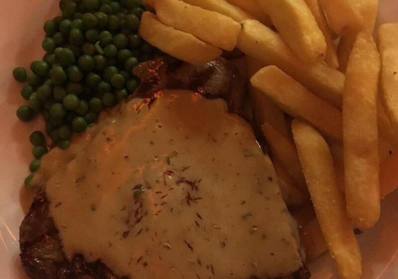 בית מלון כפרי The Kingsley At Eversley