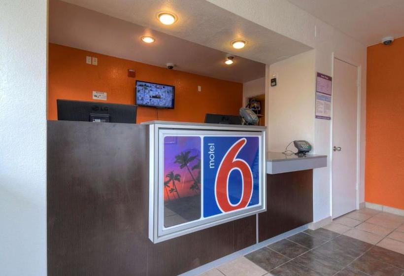Motel 6 Los Angeles Baldwin Park