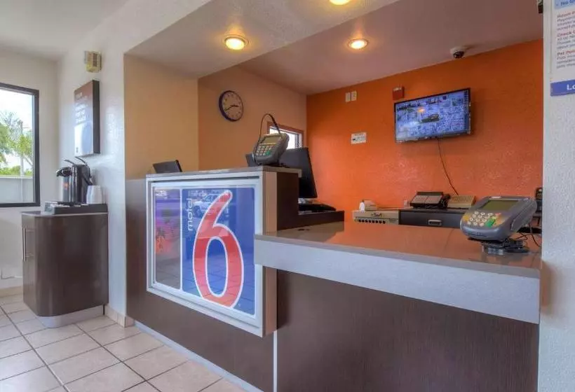 Motel 6 Los Angeles Baldwin Park