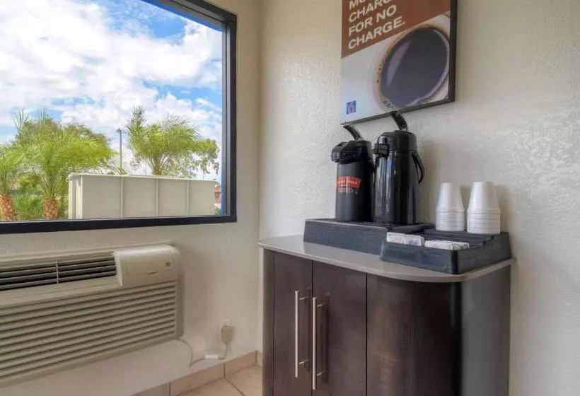 Motel 6 Los Angeles Baldwin Park