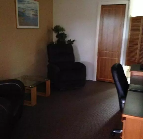 汽车旅馆 Francis Phillip Motor Inn And The Lodge