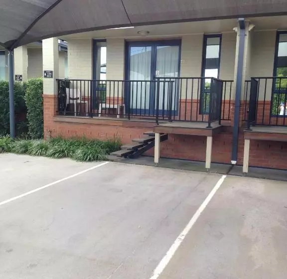 汽车旅馆 Francis Phillip Motor Inn And The Lodge