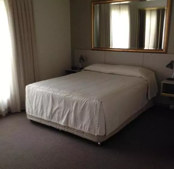 汽车旅馆 Francis Phillip Motor Inn And The Lodge