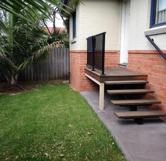 Motel Francis Phillip Motor Inn And The Lodge