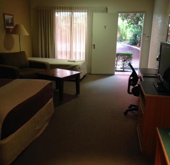 Motel Francis Phillip Motor Inn And The Lodge