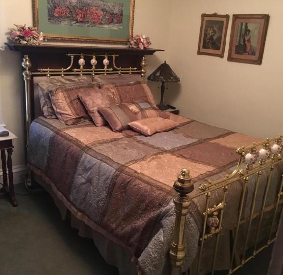 Raindrops On Roses Bed & Breakfast