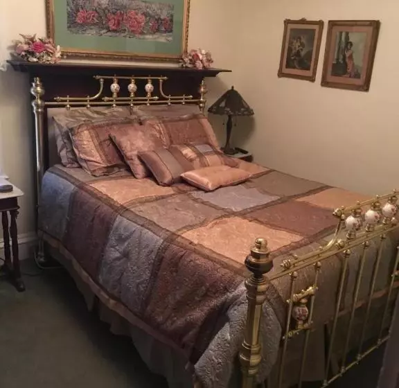 Raindrops On Roses Bed & Breakfast