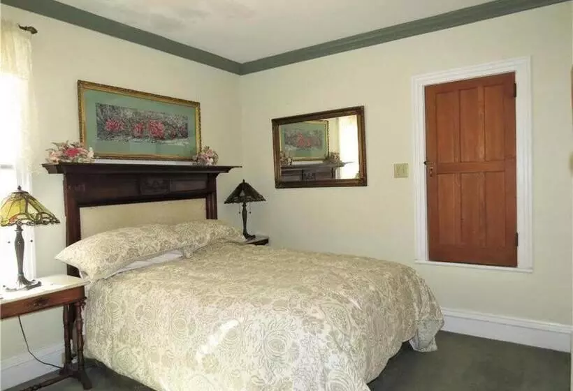 Raindrops On Roses Bed & Breakfast