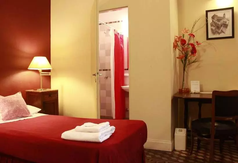 Sabatico Travelers Hostel & Guesthouse