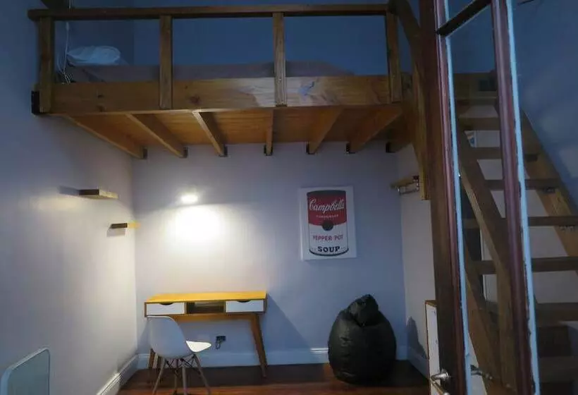 Sabatico Travelers Hostel & Guesthouse