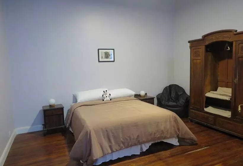 Sabatico Travelers Hostel & Guesthouse