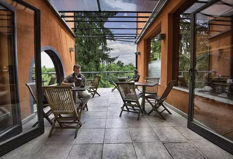 ホテル Cukrarna Hostel