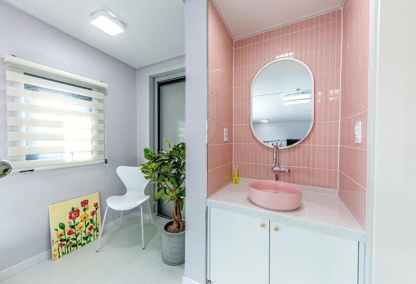 Hotel Gosung Shalala Private Pool & Spa Villa