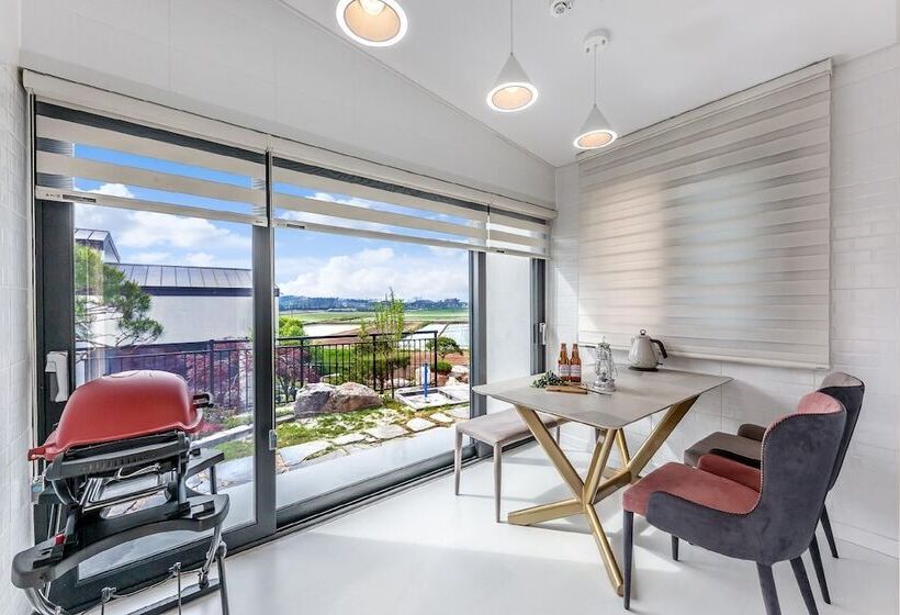 Hotel Gosung Shalala Private Pool & Spa Villa