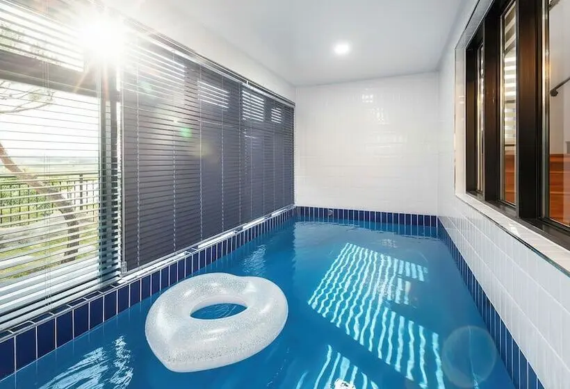 هتل Gosung Shalala Private Pool & Spa Villa