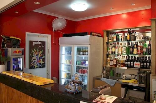 Gold Coast Backpackers   Hostel