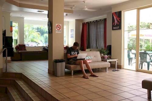 Gold Coast Backpackers   Hostel